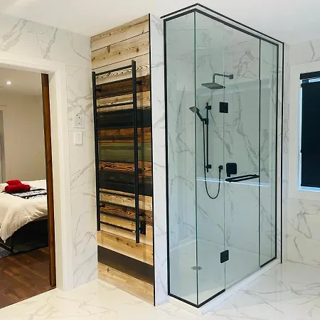 Contemporary Stay Near Horseshoe Fall-2