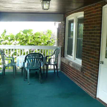 Rainbow Bed & Breakfast-2