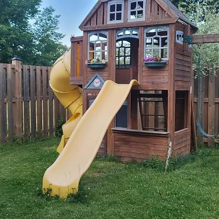 Niagara Falls Villa With Private Pool, Hottub, Water View And Breakfast-3