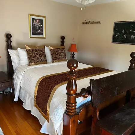 Blue Gables Bed&Breakfast-2